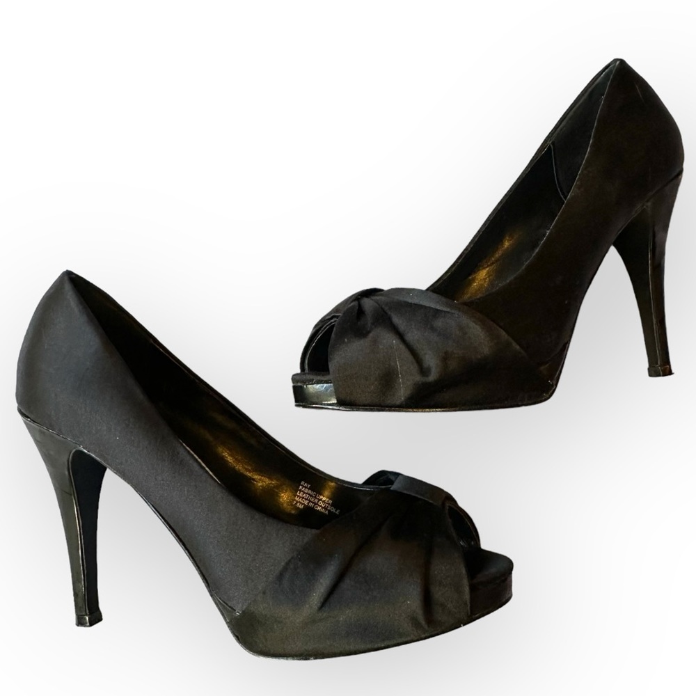 White House Black Market RAY Satin Bow Peep Toe Pumps 7.5M - Picture 2 of 5